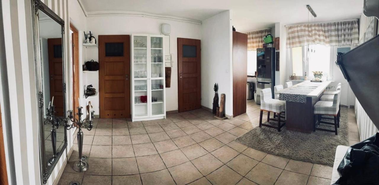 Mieszkanie W Centrum Miasta Ostrowiec Swietokrzyski Bagian luar foto